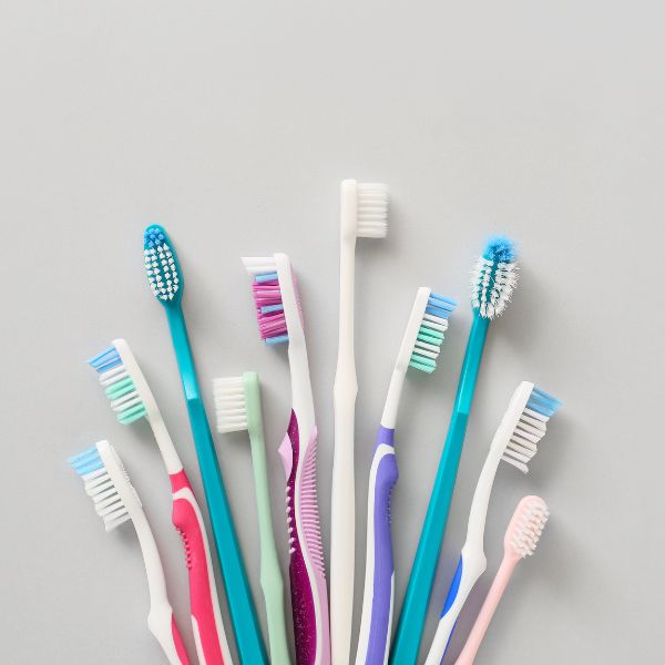 A escolha da escova de dentes correta não é um mero capricho.