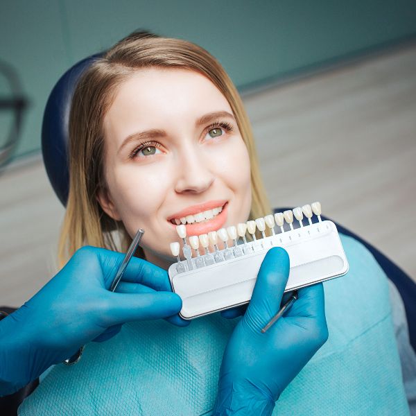 Como Cuidar Corretamente das Lentes de Contato Dental: Dicas Essenciais.