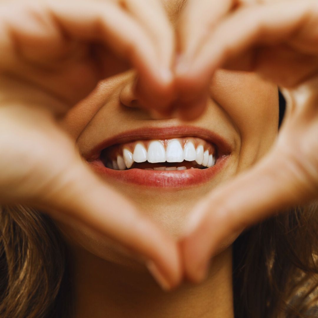 Gengivas saudáveis desempenham um papel crucial na manutenção dos dentes e na prevenção de doenças.