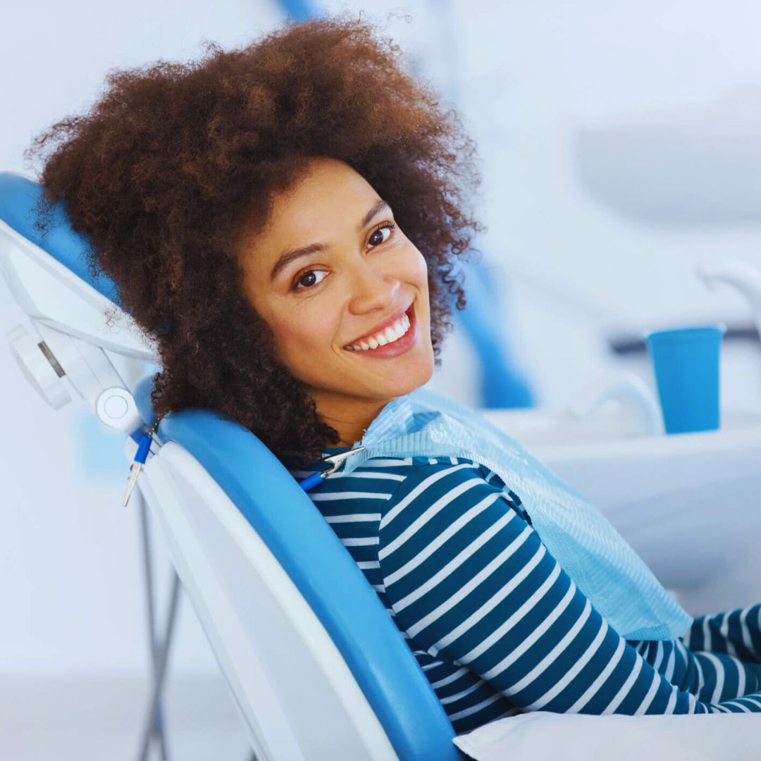 A simulação digital do sorriso é uma tecnologia inovadora que permite visualizar como ficará o sorriso após um tratamento dentário.