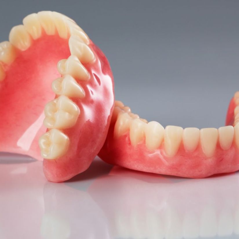 O Papel das Próteses Removíveis na Odontologia e Suas Vantagens.