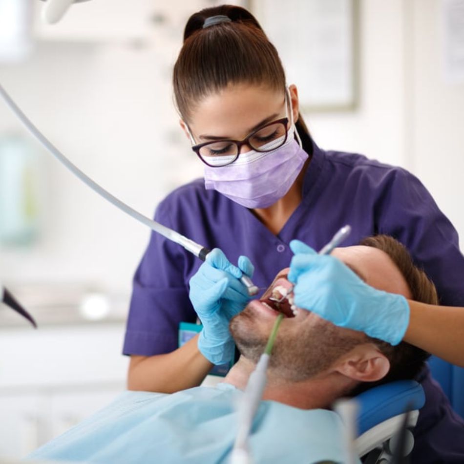 Próteses Dentárias e Mastigação: Como Recuperar sua Saúde e o Prazer de Comer.
