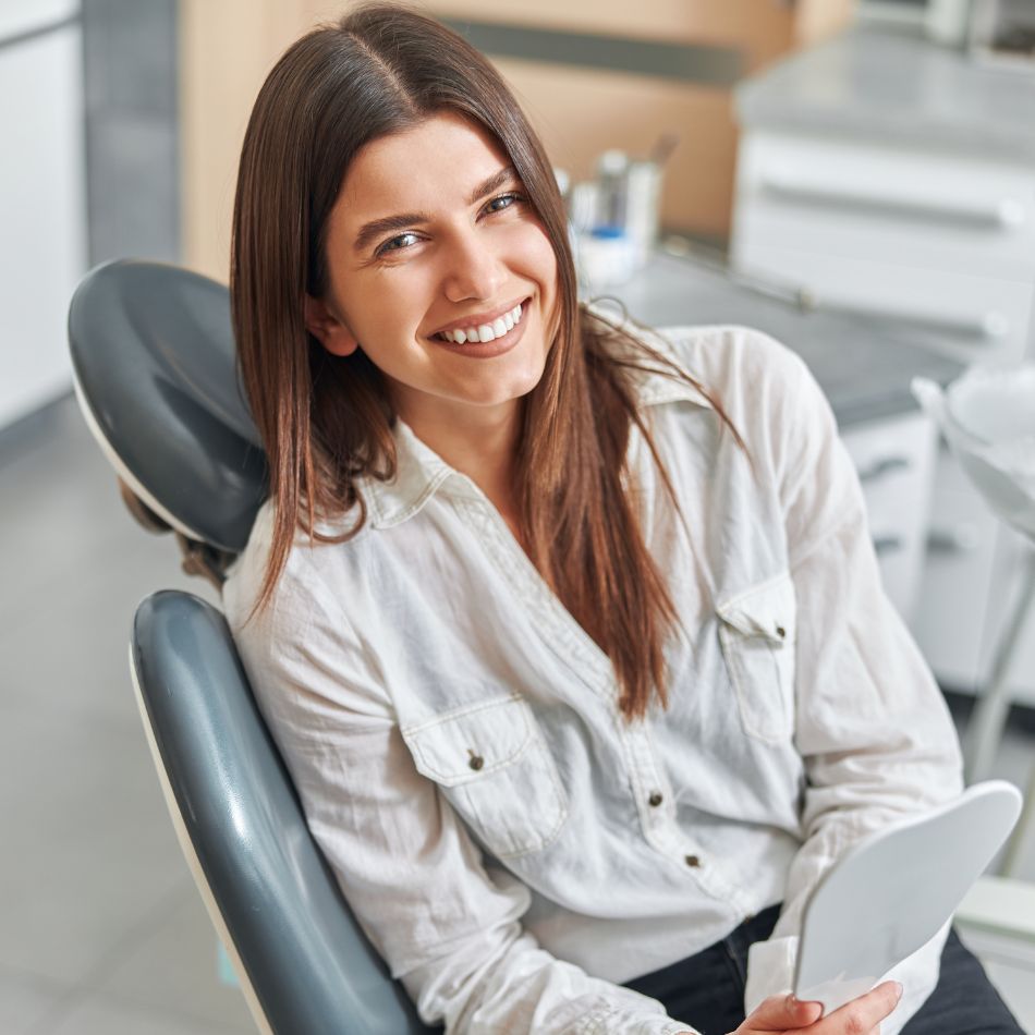 Sorriso Completo com Implantes: Recupere sua Autoestima e Estética.