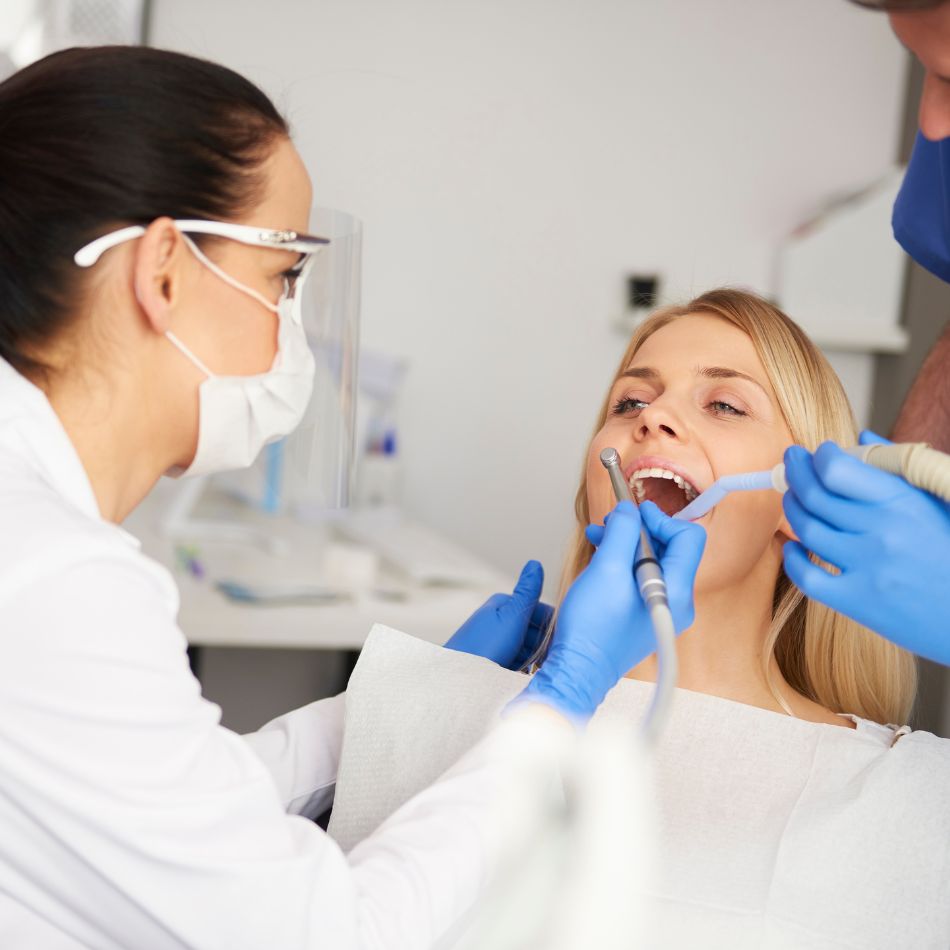 Day Care Odontológico: Transforme seu Sorriso em um Único Dia.