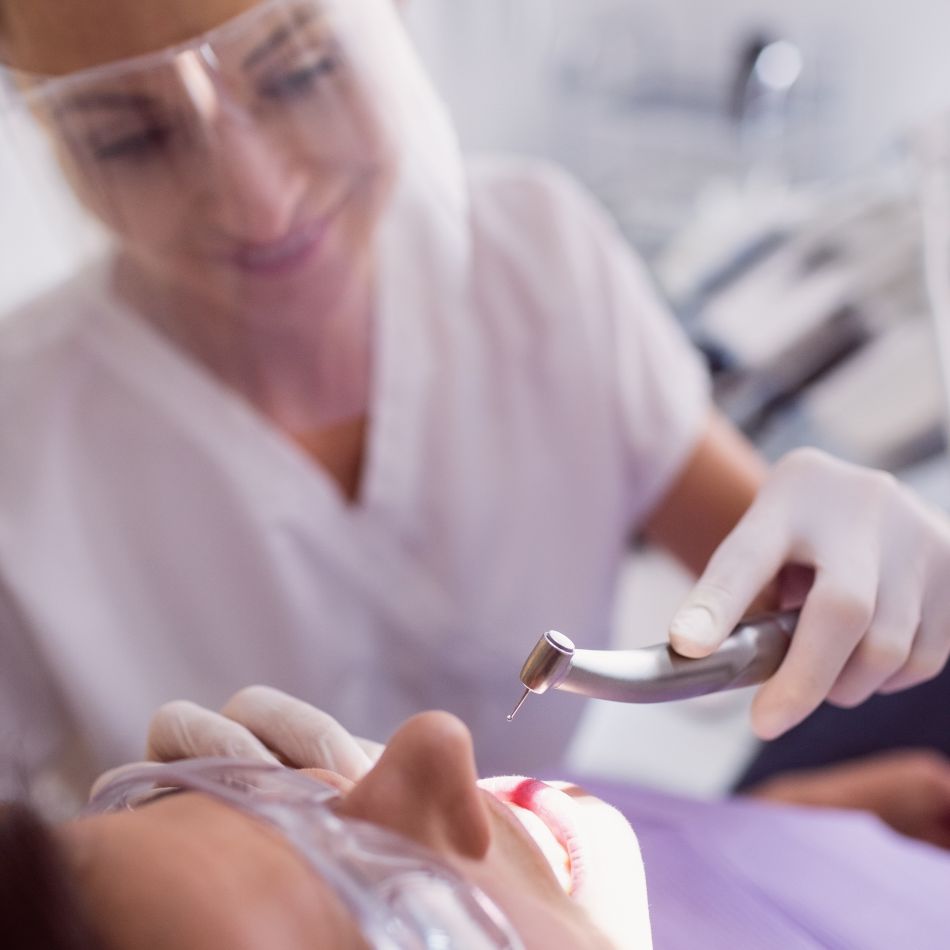 Day Care Odontológico: Transforme seu Sorriso em um Único Dia.